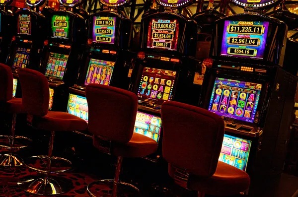 Live dealer tables on mydei with roulette and blackjack